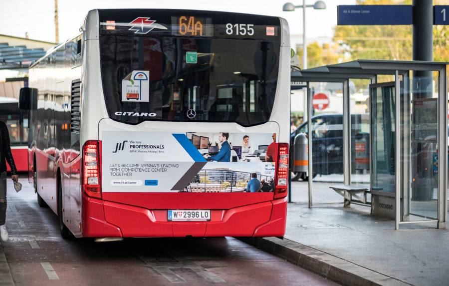 Stadtwerbung_Bus_Heck_JIT